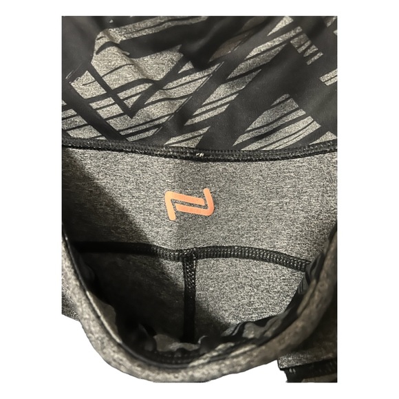 A pair of Pennington’s reversible leggings in size 0X - Picture 4 of 8